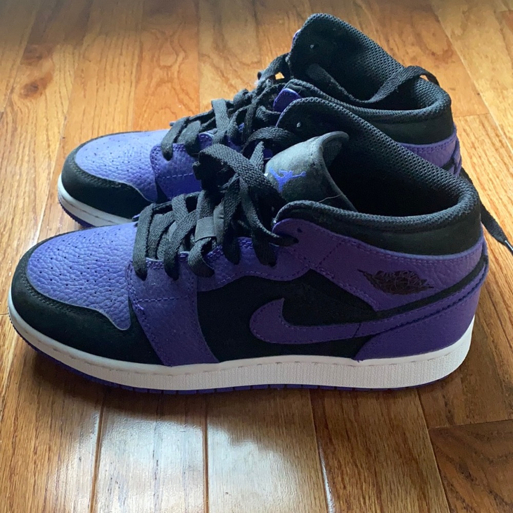 Nike mids